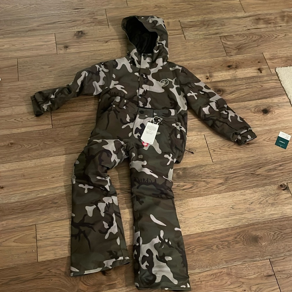 Volcom Snow Jacket and Matching Pants